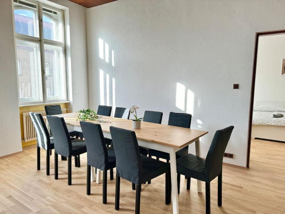 Apartment 110 M2 Sunny & Central Long Term Apartment - Free Parking